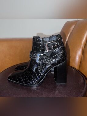 Zara black cut-out ankle buckle boots wines size 39= 8.5